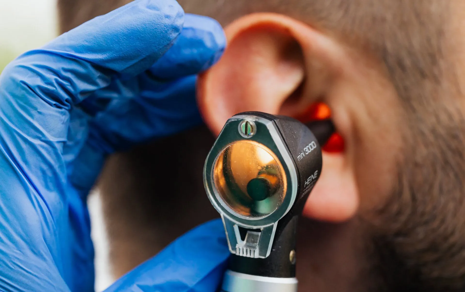 How do hearing aids help tinnitus?